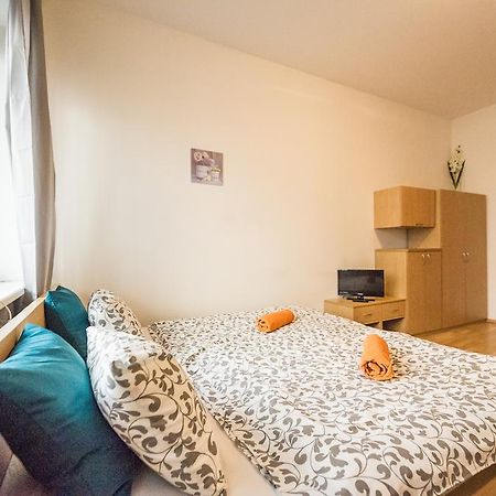 Apartments Presidential Palace Bratislava Bagian luar foto