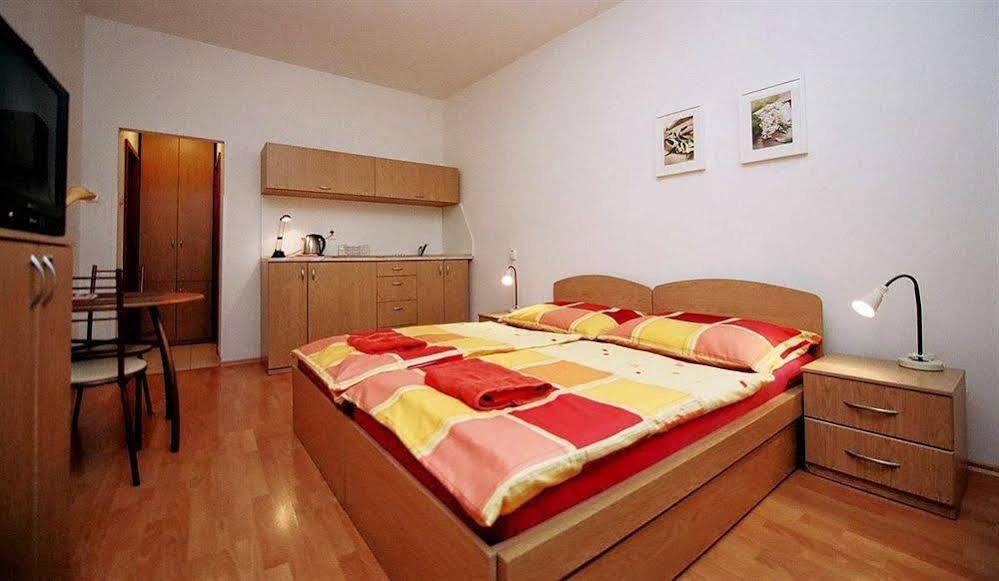 Apartments Presidential Palace Bratislava Bagian luar foto